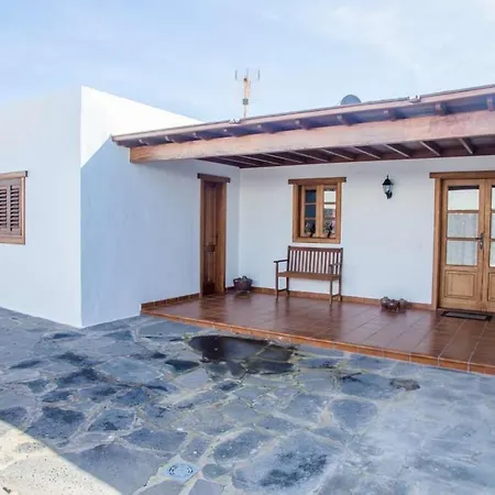 Sleeps 6 Pool Wifi Villa Mozaga