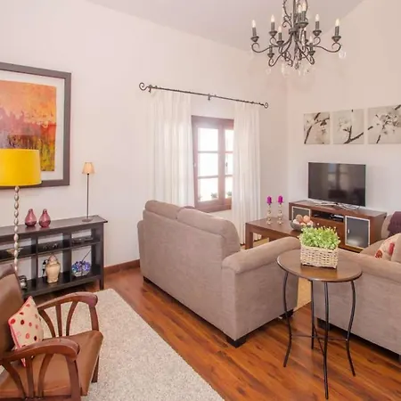 Villa Sleeps 6 Pool Wifi Mozaga