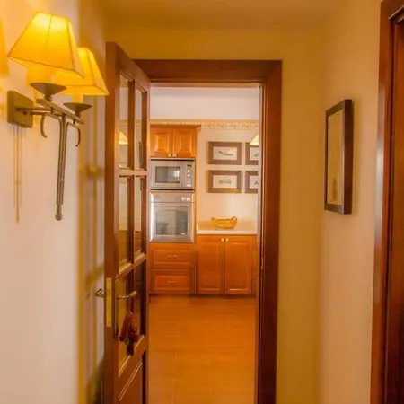 Sleeps 6 Pool Wifi Villa *