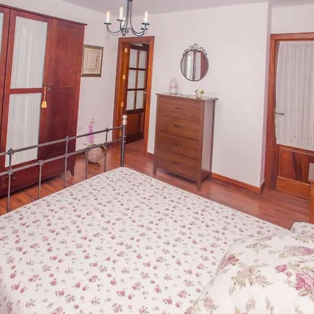 Villa Sleeps 6 Pool Wifi