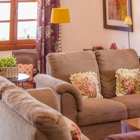 Sleeps 6 Pool Wifi Villa Mozaga