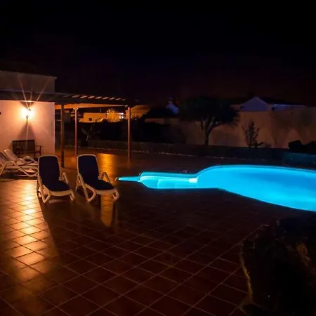 Sleeps 6 Pool Wifi Villa Mozaga