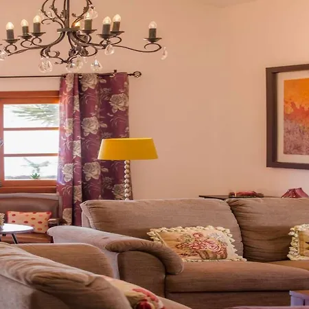 Sleeps 6 Pool Wifi Villa Mozaga